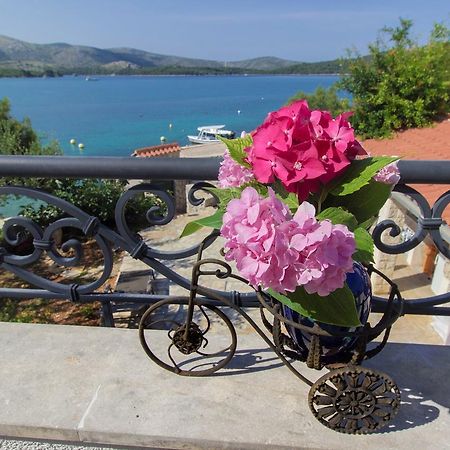 Sea Breeze - Front Sea Apartment Zaboric Exterior foto