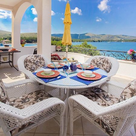 Sea Breeze - Front Sea Apartment Zaboric Exterior foto