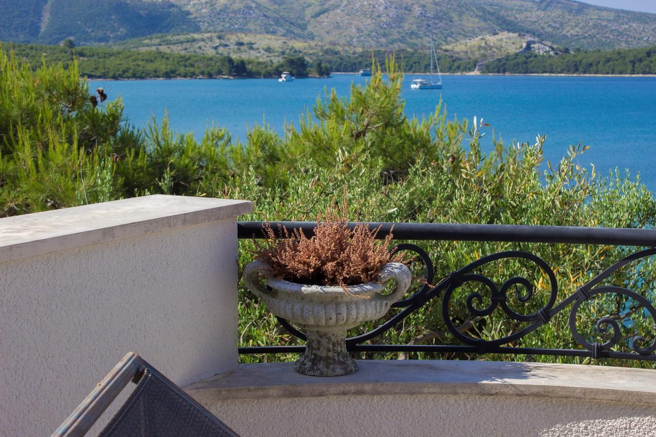 Sea Breeze - Front Sea Apartment Zaboric Exterior foto
