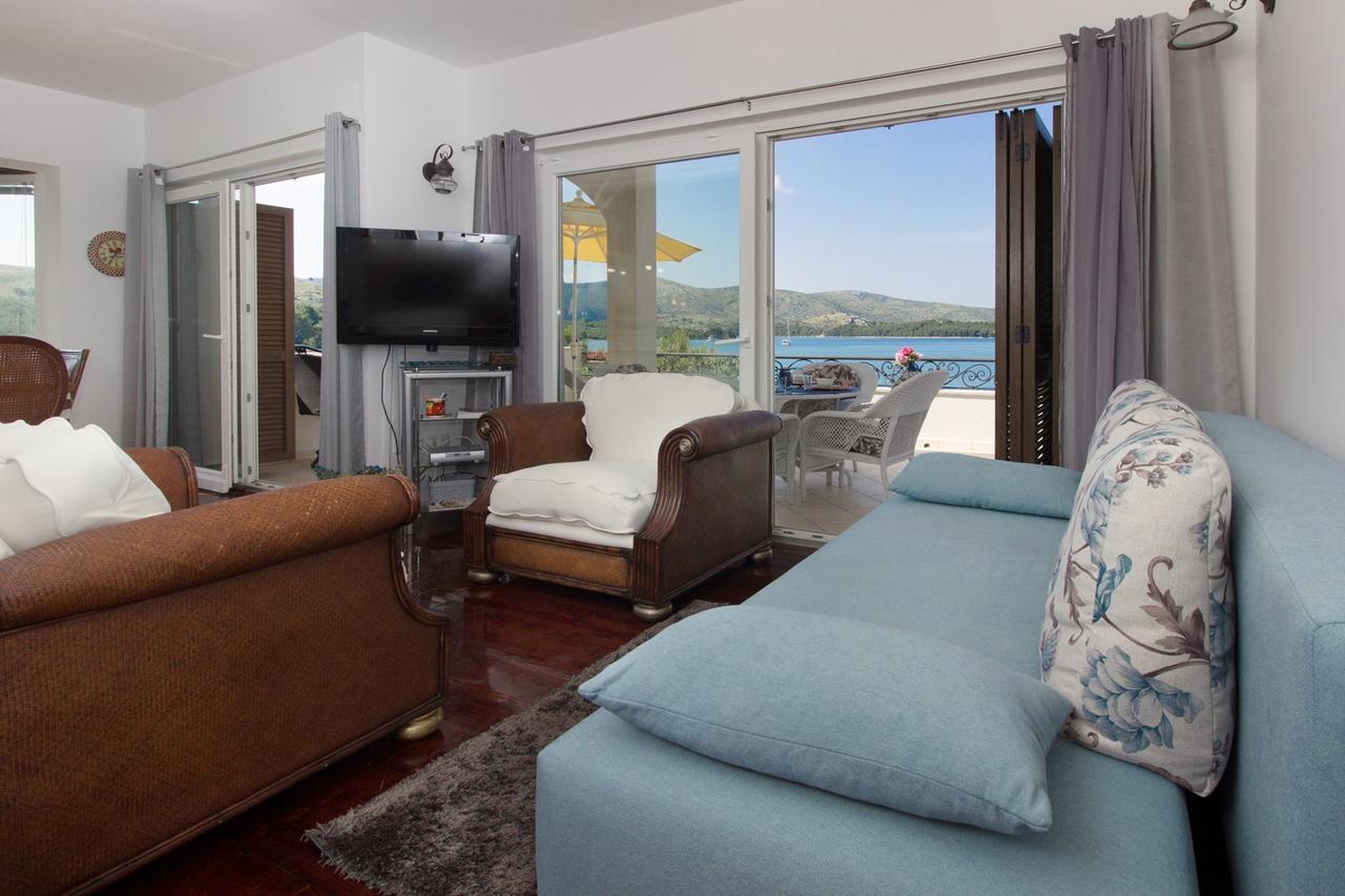 Sea Breeze - Front Sea Apartment Zaboric Exterior foto